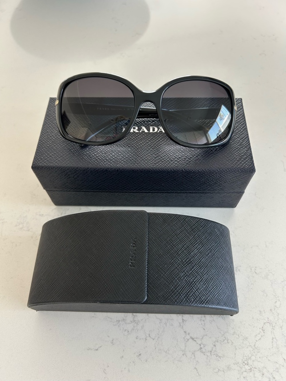 PRADA SPR 08O 1AB-5W1 BLACK W/GOLD METAL LOGO POLARIZED SUNGLASSES 57-17 130 - Picture 3 of 9